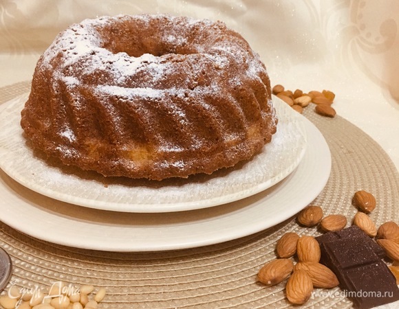 Украсить сахарной пудрой.