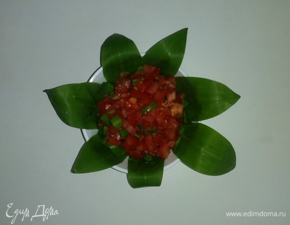 Выложить салат в пиалу.