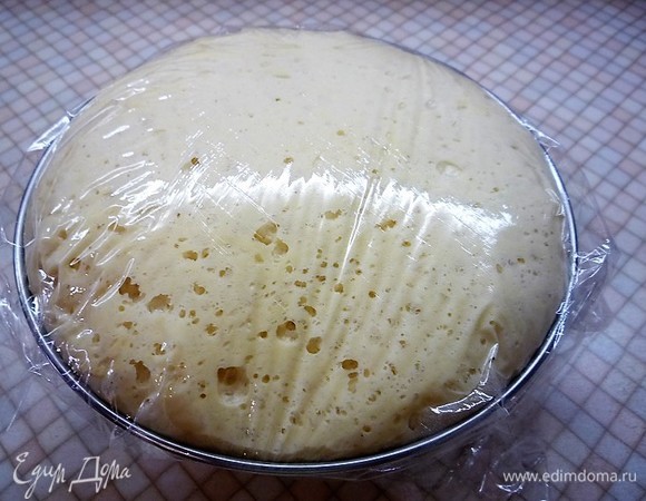 Тесто должно увеличиться в объеме в два раза.