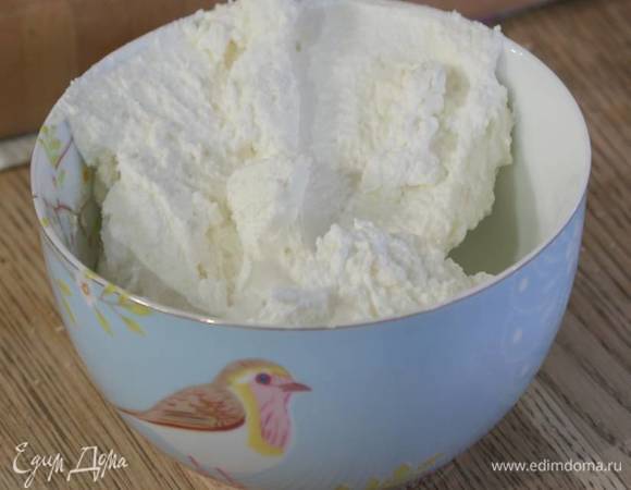 Отправить творожную массу в холодильник на 30 минут.