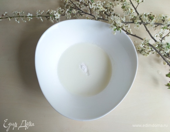 Добавляем соду, перемешиваем.