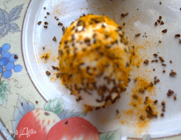И тут же быстро — куркумой.
