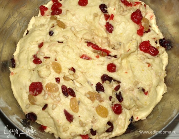 Через час тесто увеличится в объеме.