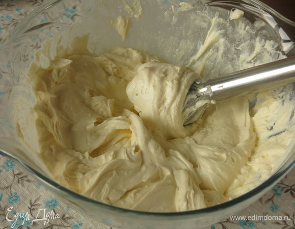 Измельчаем с помощью блендера до однородной массы.