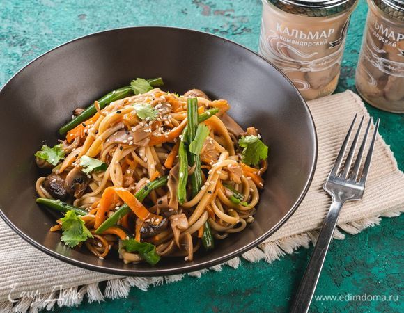 Готовое блюдо посыпьте кунжутом. Приятного аппетита!