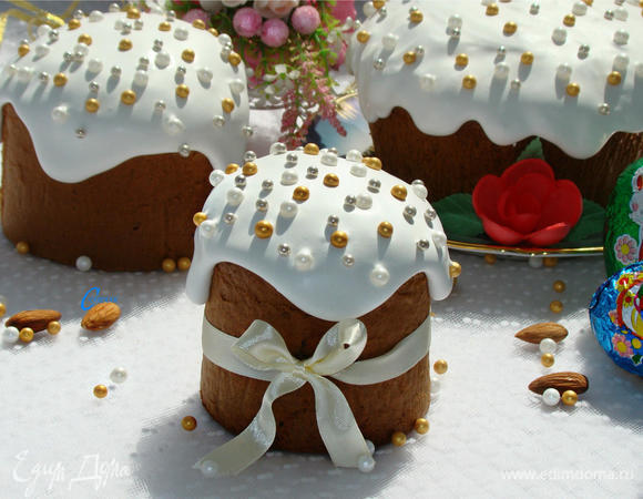 Теперь осталось украсить куличики по своему вкусу, и ароматная вкусность готова! Приятного аппетита!