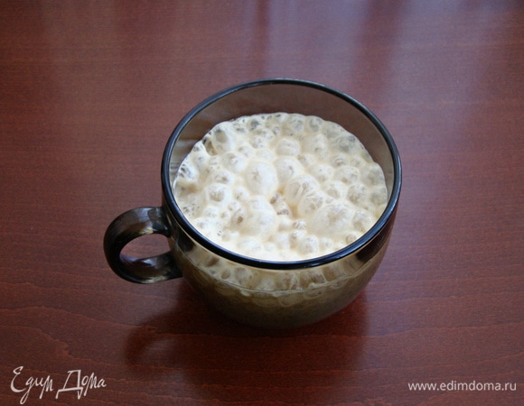 Дрожжи должны хорошо подняться шапочкой.