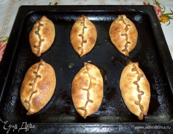 Выпекаем 15–20 минут при 180°C. Лучше всего ориентироваться на свою духовку.