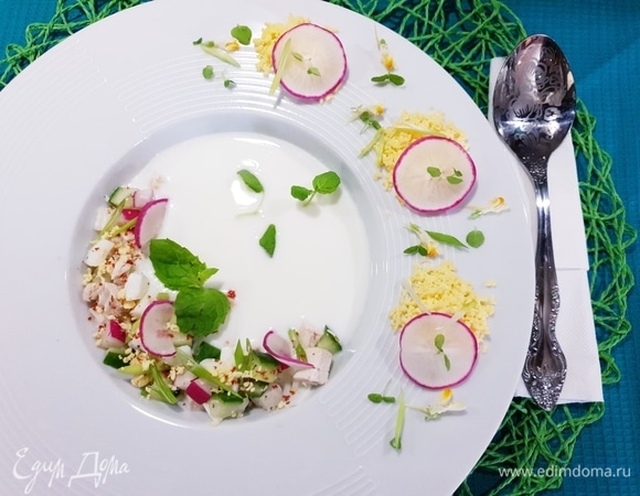 И декорируем тарелку по желанию.