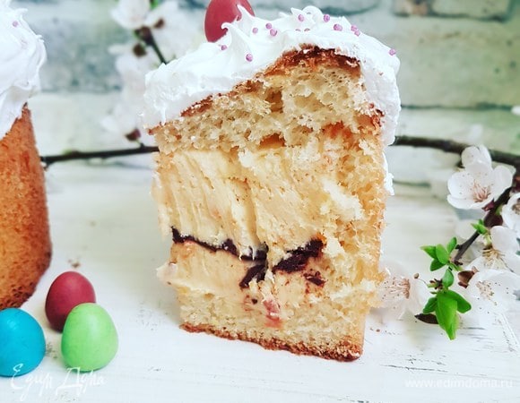 Кулич в разрезе. Приятного аппетита!