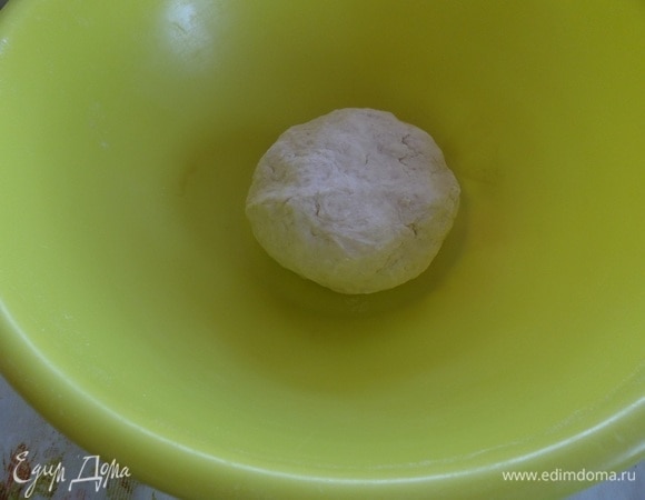 Замешиваем тесто.