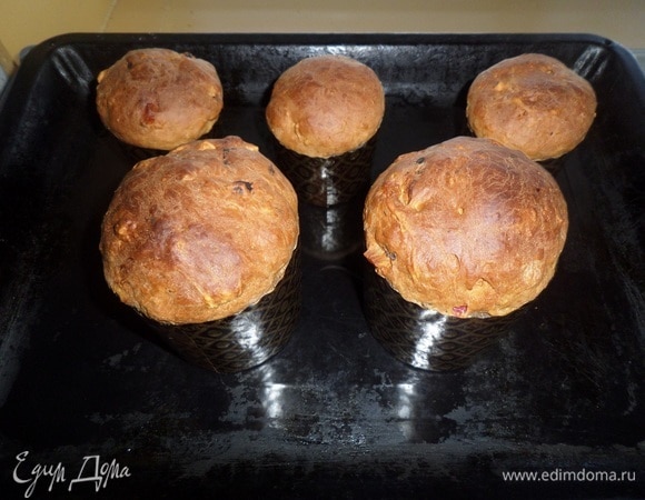 Выпекаем в разогретой духовке 30–40 минут при 180–200°C, ориентируясь на свою духовку.