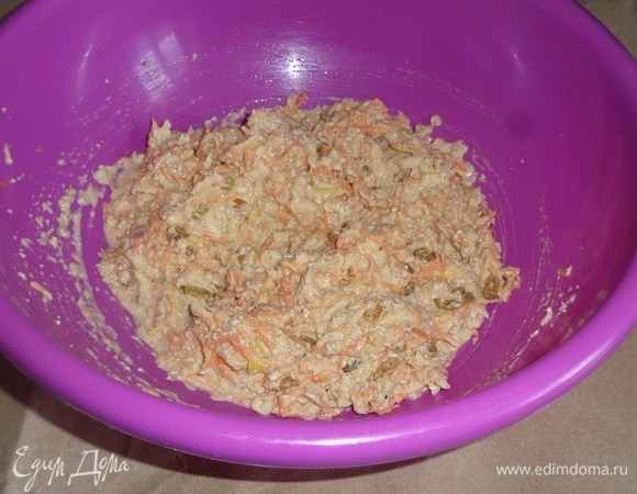 Перемешиваем массу. Тесто готово.