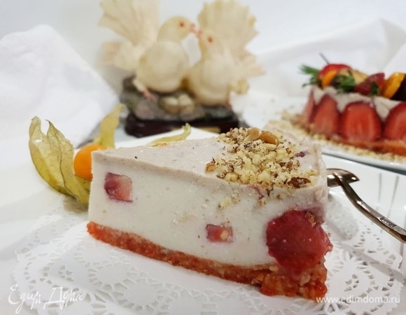 Отрезаем кусочек и подаем к столу.