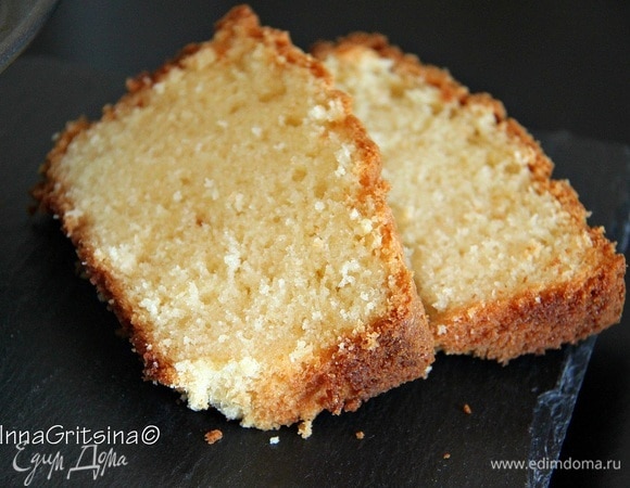 Кекс очень мягкий, с насыщенным вкусом и ароматом, не сухой, с бархатистой структурой мякиша. Приятное дополнение к чаю. Приятного аппетита!