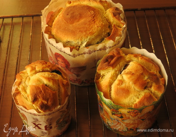 Вынимаем на решетку, даем немного остыть.