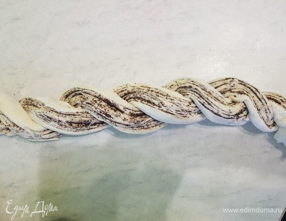 Заплести косу.