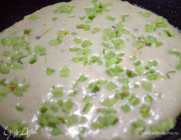 Сверху — зелень.