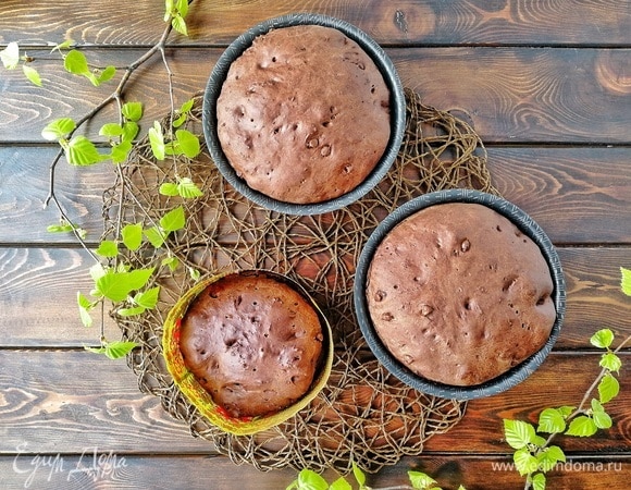 Смотрите, какие куличики вышли! А аромат.... Пусть теперь отдохнут и полностью остынут прямо в форме, они здорово потрудились!