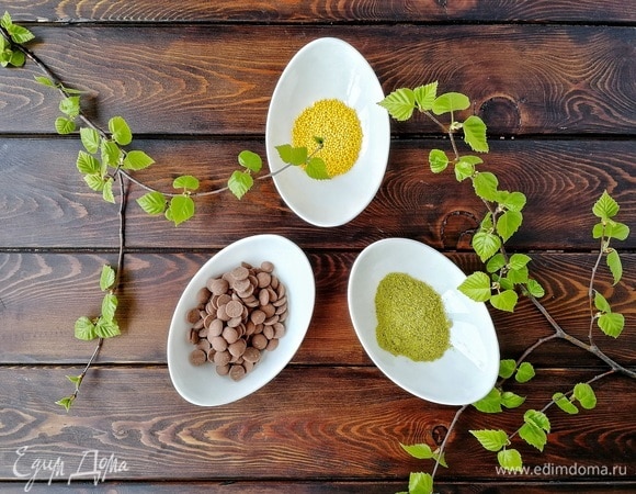 Теперь подготовьте все для украшения куличей. Конечно, это уже дело личное, кому как нравится. Я решила не сильно отходить от классики и отразить декором содержание кулича.