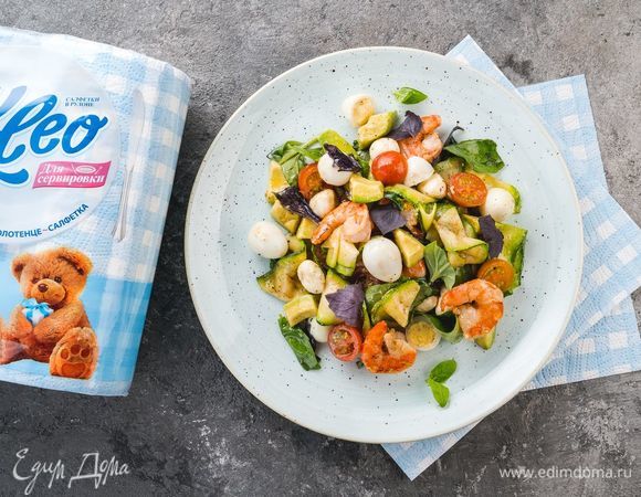 Такому салату нужна особая сервировка! Украсьте стол салфетками Kleo. Теперь можно наслаждаться вкусным блюдом. Приятного аппетита!