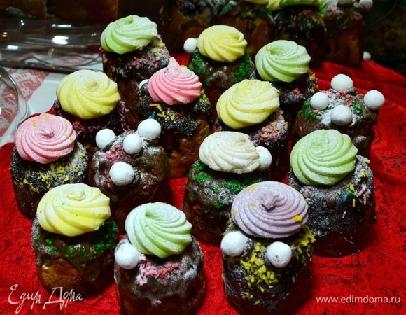 Украшаем куличи по своему желанию и вкусу!