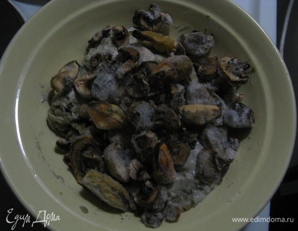 Смешиваем все в мисочке, и начинка готова.