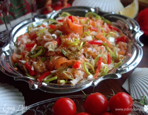 Летом такой салат может заменить ужин.