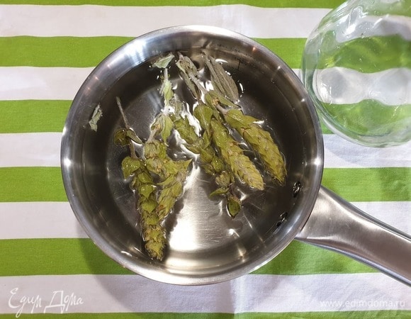 Заливаем 1 литром чистой воды.