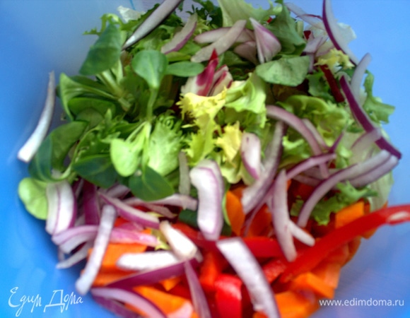 Соединить все овощи.