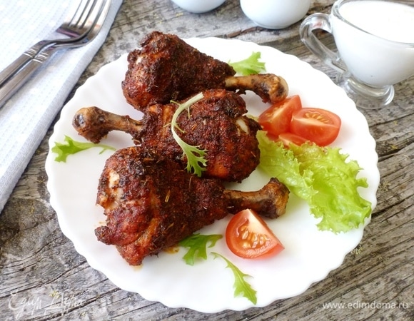 Разогреть духовку до 190–200°C. Поставить противень и запекать ножки минут 40–45 до румяной корочки. Приятного аппетита!