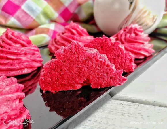 Едят все! Приятного аппетита!