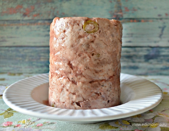 После приготовления необходимо вынуть ветчинницу, остудить и затем поместить в холодильник до полного охлаждения (не менее 3 часов). Только после этого аккуратно извлечь приготовленную ветчину из ветчинницы.