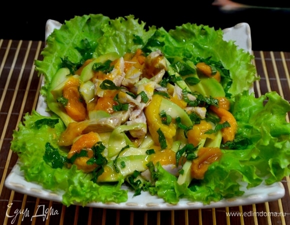 Салат уже можно подать на стол.