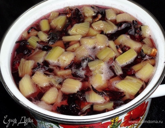 Убираем кастрюлю с огня.