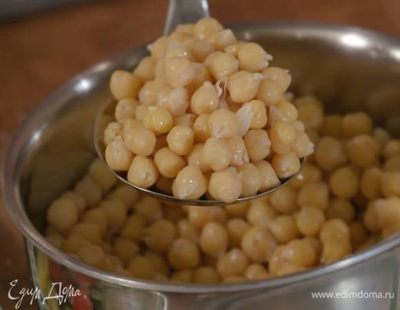 Нут отварить согласно инструкции на упаковке.