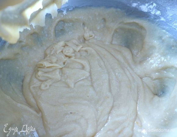 У вас получится тесто такой, как на фото, консистенции.