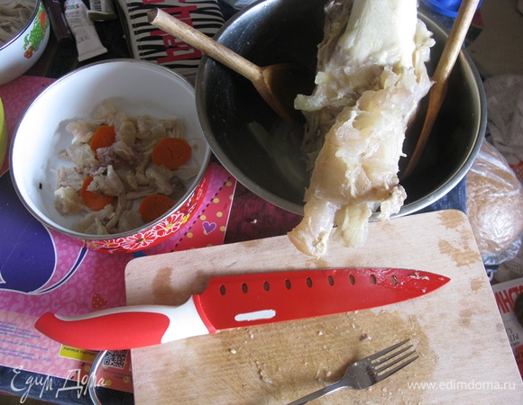 Вот именно так выглядит отваренная жилка, когда мозговая кость разварилась, можно добавить мясо, есть именно жилки — это основа срастания костей.