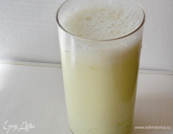 Смешайте все в блендере до однородной массы.