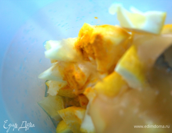 Нагреть до теплого состояния и влить чистую питьевую воду.