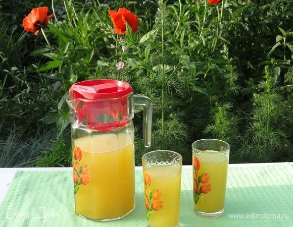 Разлить напиток по стаканам и наслаждаться чудесным вкусом и ароматом. Угощайтесь! Приятного аппетита!