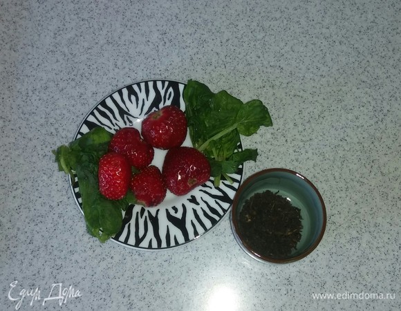 Вот ингредиенты для приготовления этого чая. Стебли у мяты я выбросила и оставила листочки.