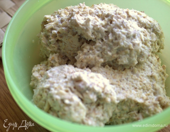 Жмых убрать в холодильник и испечь на нем хлеб или оладьи.