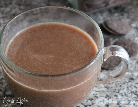 Ароматный насыщенный сытный и полезный шоколадно-банановый напиток готов. Для более густой консистенции рекомендую уменьшить количество воды до 150 мл. Желаю экспериментировать, получать удовольствие от процесса приготовления и наслаждаться вкусным результатом.