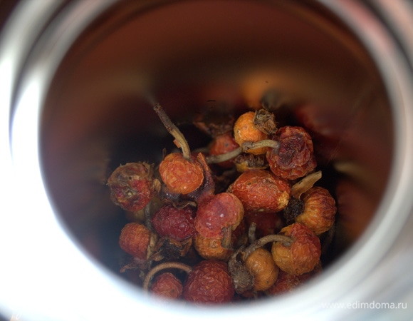 Насыпаем в термокружку.