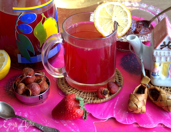 Разлить по кружкам.