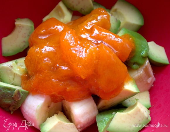 Добавить сироп или варенье. У меня персиковое.