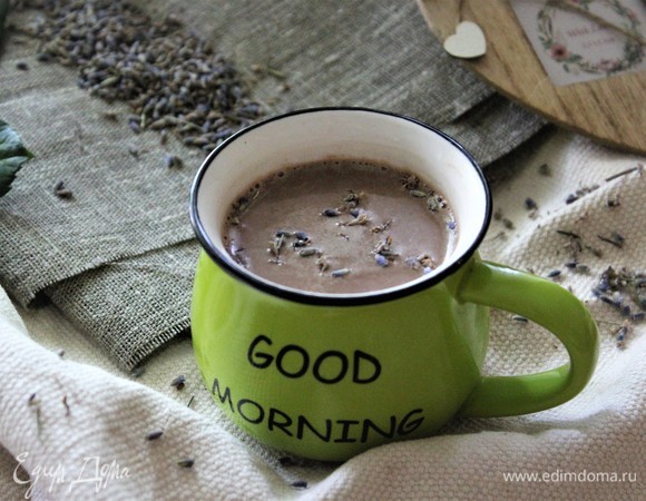 Порция отличного настроения. Отмечу, что при взбивании привычной пышной пенки не получить. А маленькие воздушные пузырьки — вполне.