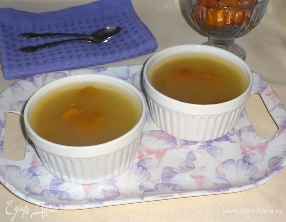 Если в указанных ингредиентах увеличить количество крахмала, то кисель будет густым. Тогда его можно разлить по креманкам и поставить в холодильник для охлаждения. Тоже очень вкусно!