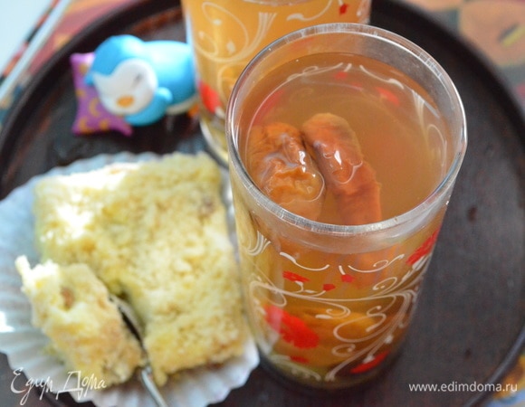 Этот рецепт приготовления компота из сухофруктов зачастую используют в детском меню.